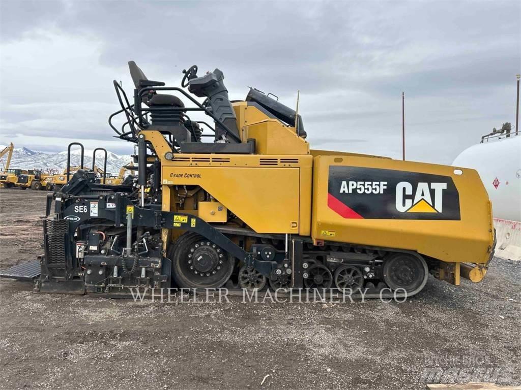 CAT AP555F Pavatoare asfalt
