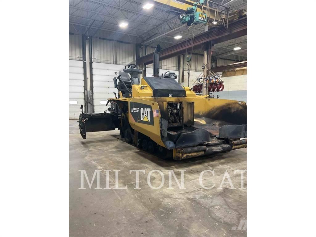 CAT AP555F Pavatoare asfalt