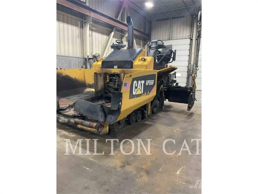 CAT AP555F Pavatoare asfalt