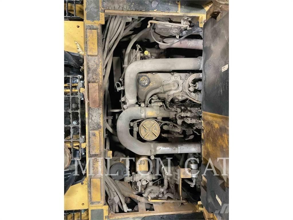 CAT AP555F Pavatoare asfalt
