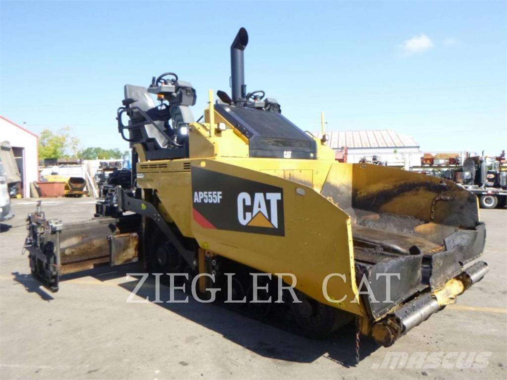 CAT AP555F Pavatoare asfalt
