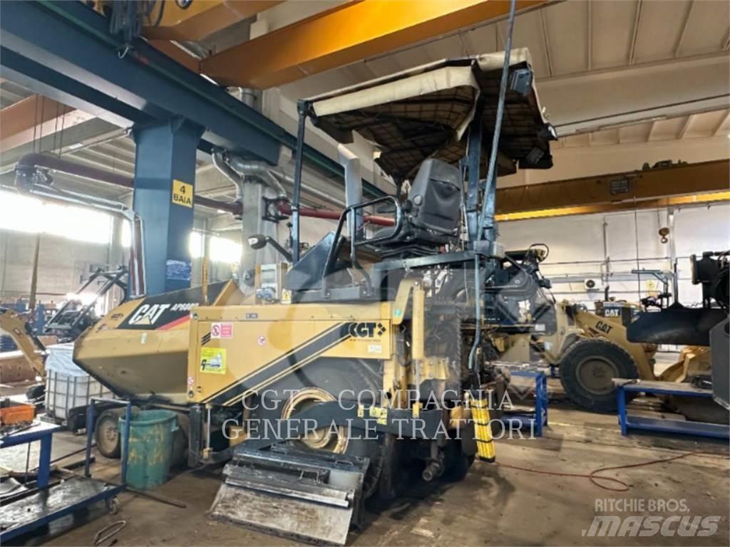 CAT AP600D Pavatoare asfalt