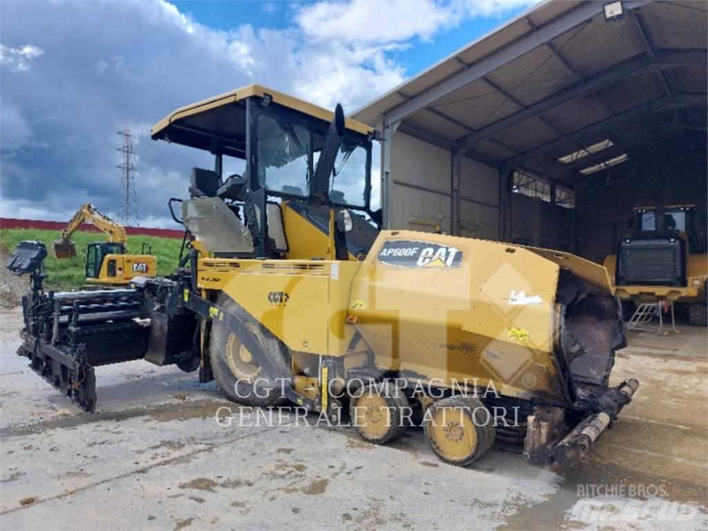 CAT AP600F Pavatoare asfalt