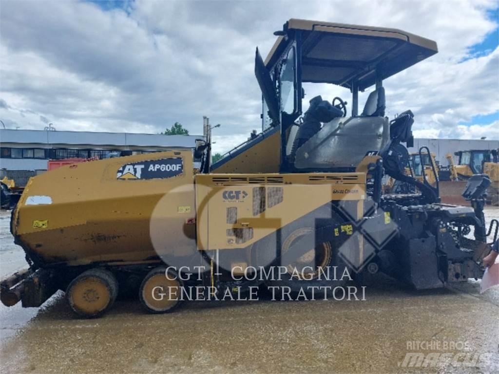 CAT AP600F Pavatoare asfalt