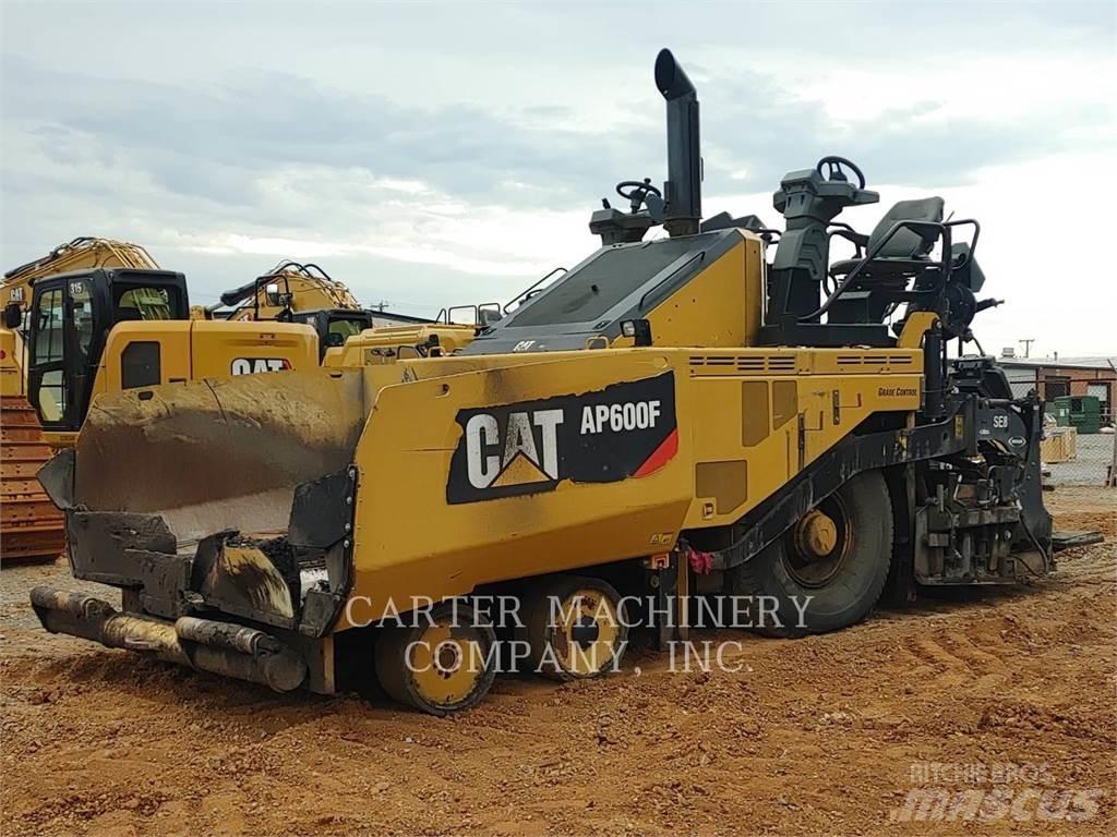 CAT AP600F Pavatoare asfalt