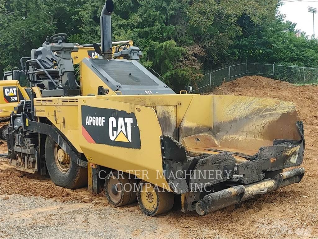 CAT AP600F Pavatoare asfalt