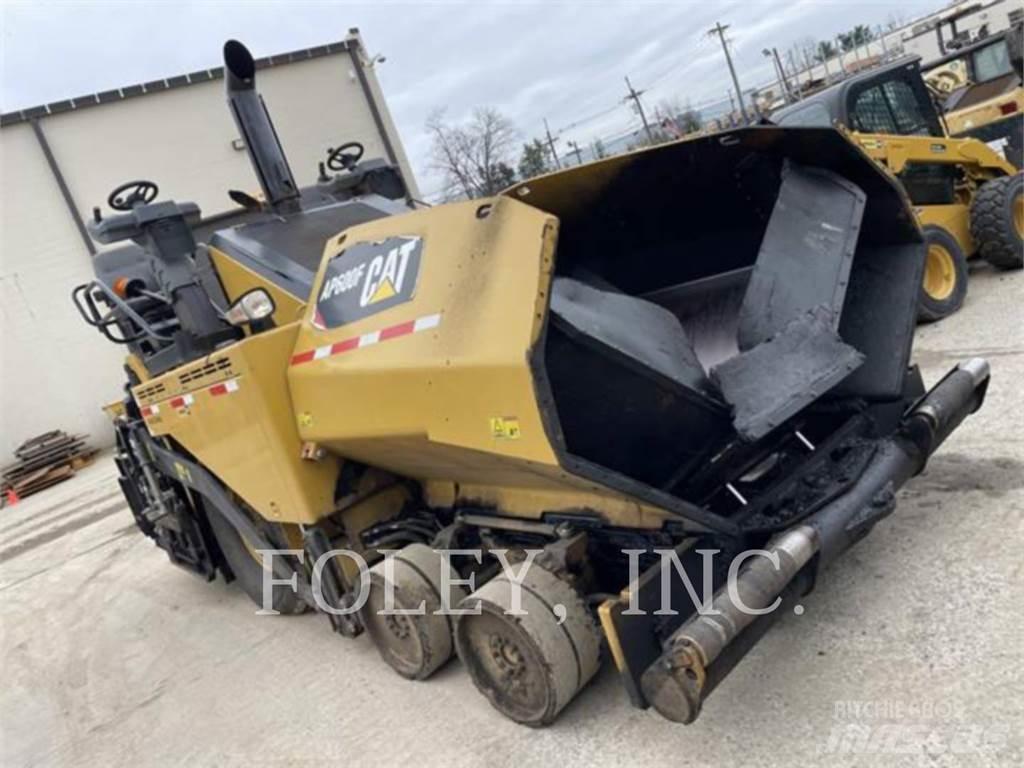 CAT AP600F Pavatoare asfalt