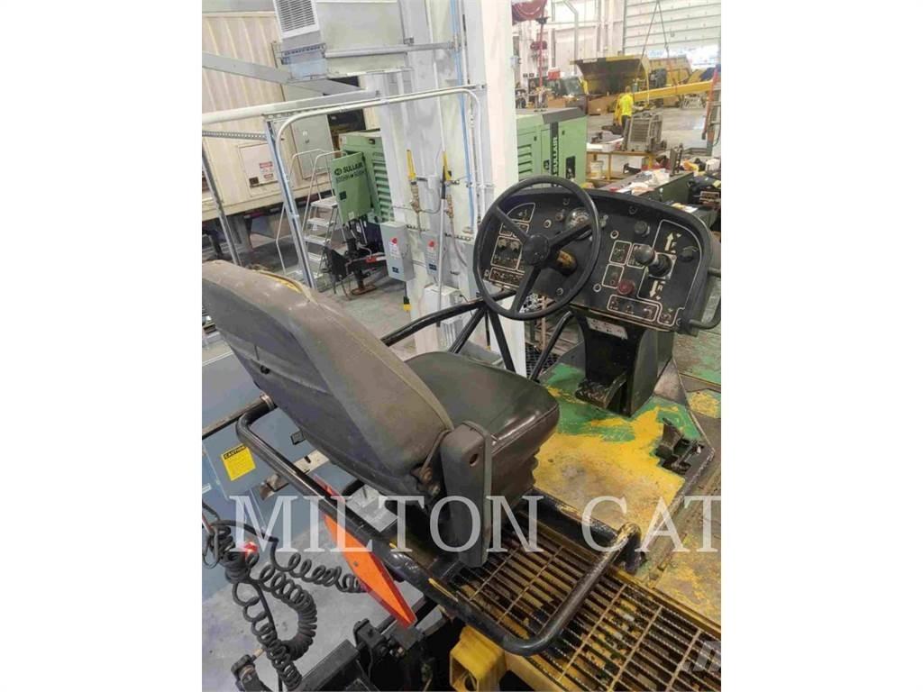 CAT BG-2455D Pavatoare asfalt