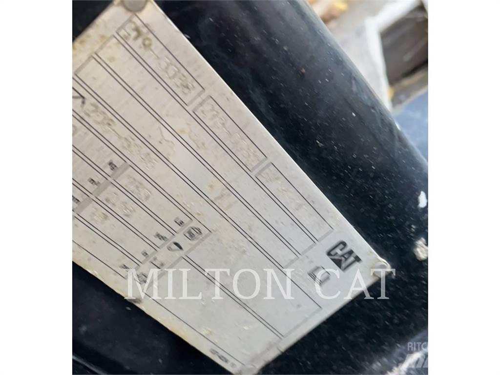 CAT BHL 18BUCKET Pistoane