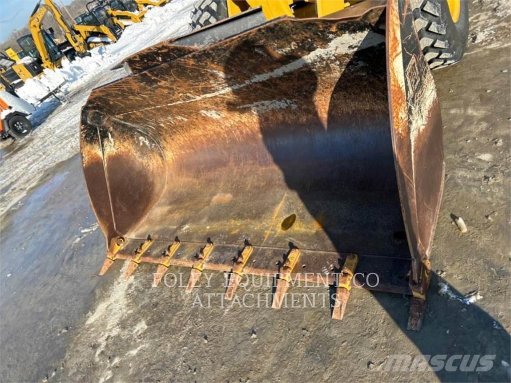 CAT BK18F25GP Incarcator pe pneuri