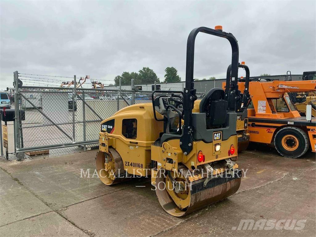 CAT CB 24 B Cilindri compactori dubli