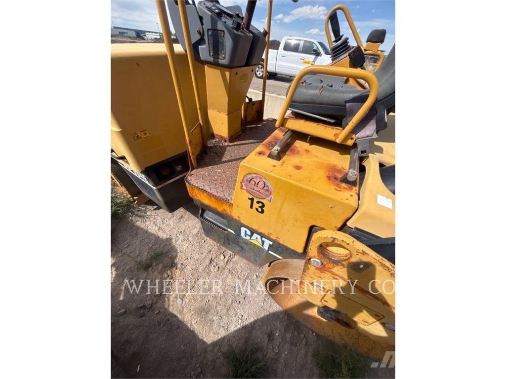 CAT CB-334E Cilindri compactori micsti