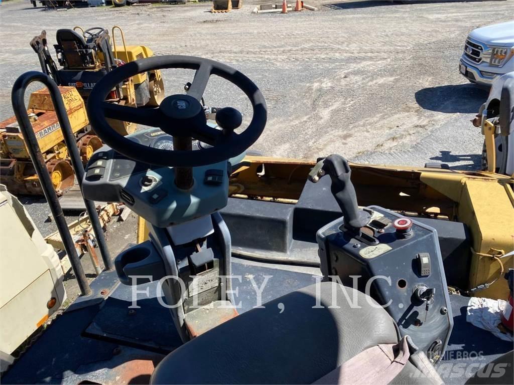 CAT CB-534D Cilindri compactori dubli