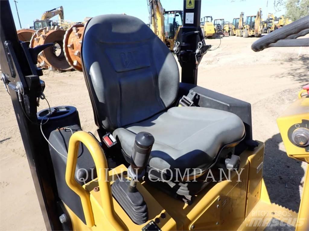 CAT CB1.7 Cilindri compactori dubli