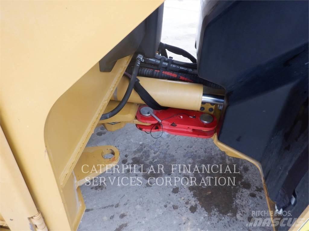 CAT CB10 Cilindri compactori dubli