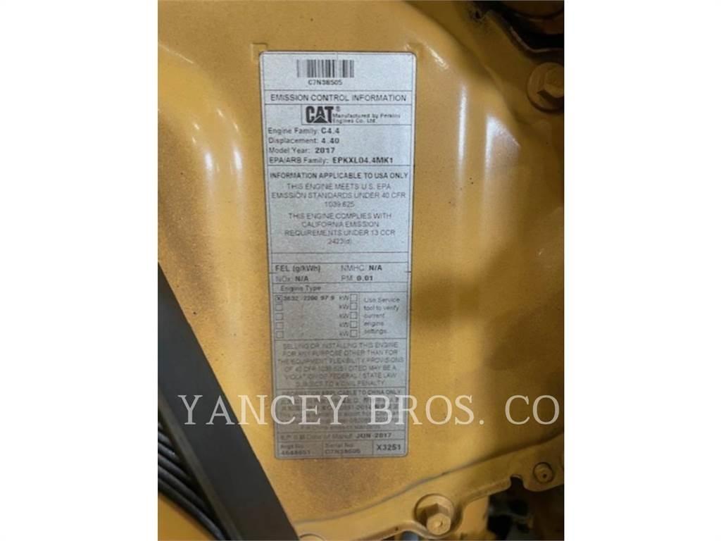 CAT CB10 Compactoare sol