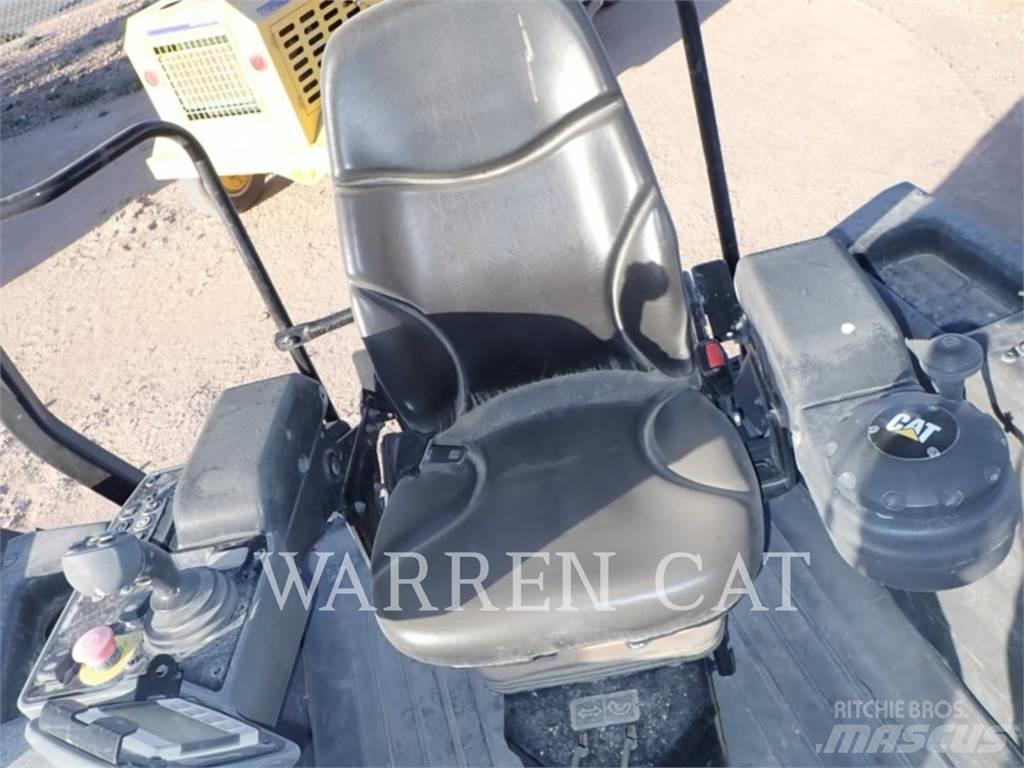 CAT CB10 Pavatoare asfalt