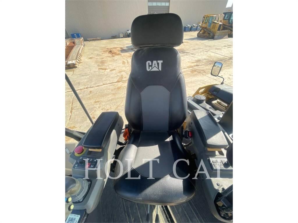 CAT CB10 Compactoare monocilindrice