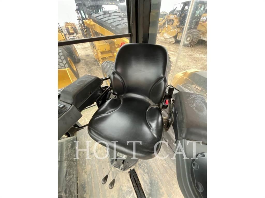 CAT CB10 Compactoare monocilindrice