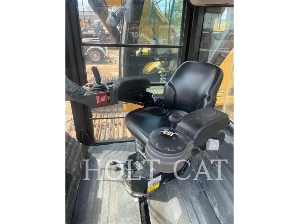 CAT CB10 Compactoare monocilindrice