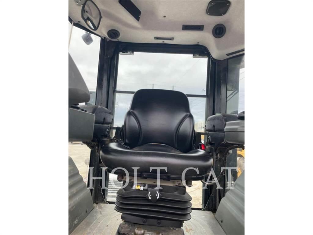 CAT CB10 Compactoare monocilindrice
