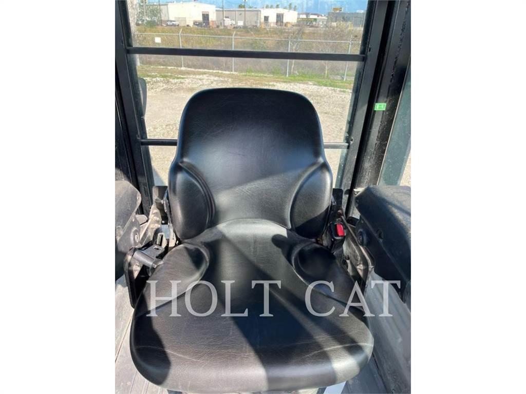 CAT CB10 Compactoare monocilindrice