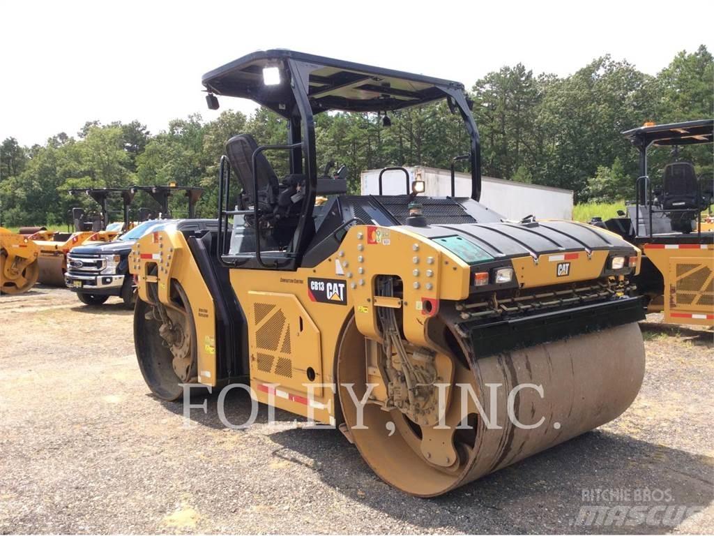 CAT CB13 Cilindri compactori dubli