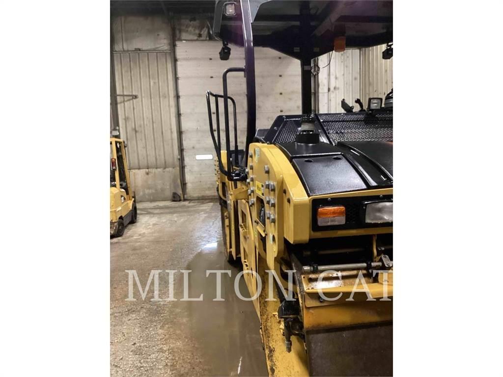 CAT CB13 Compactoare sol
