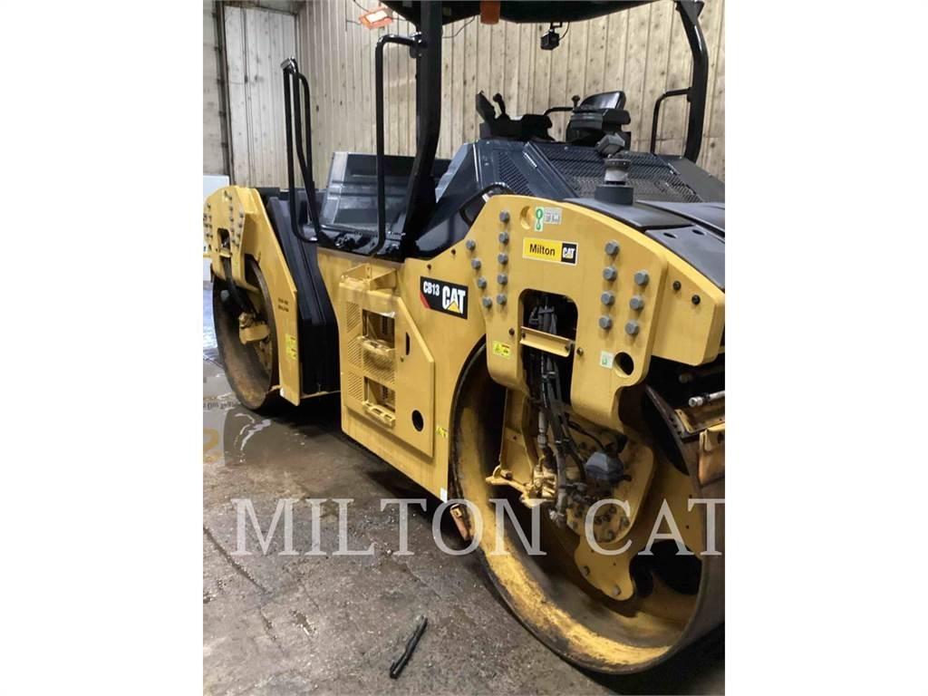 CAT CB13 Cilindri compactori dubli