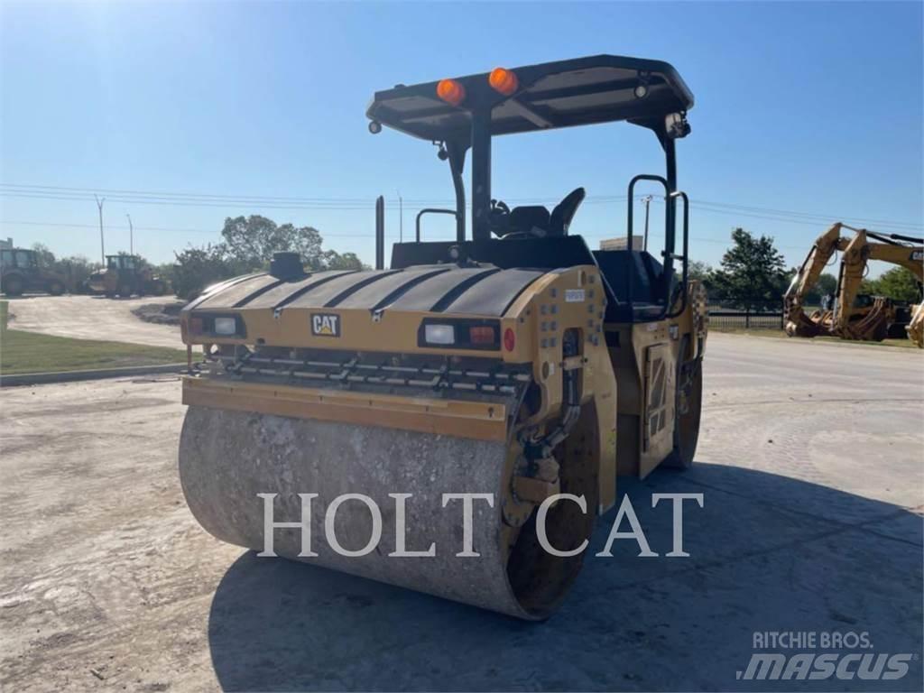 CAT CB13 Compactoare monocilindrice