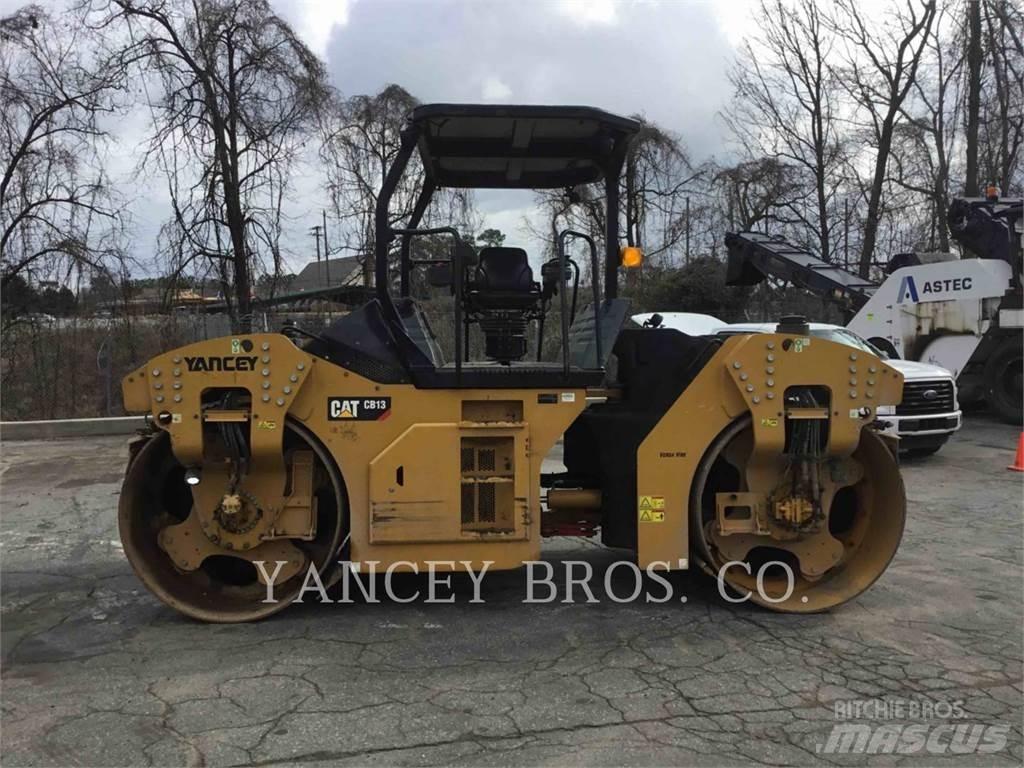 CAT CB13 Compactoare sol