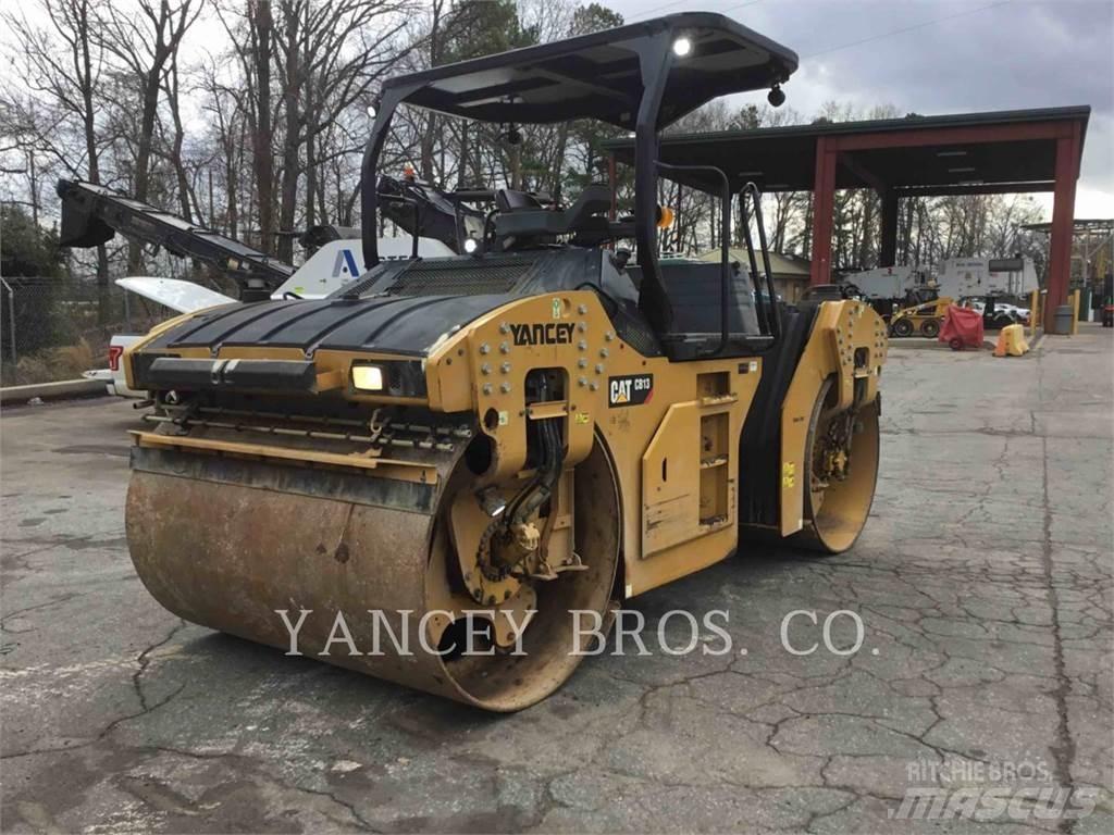 CAT CB13 Compactoare sol