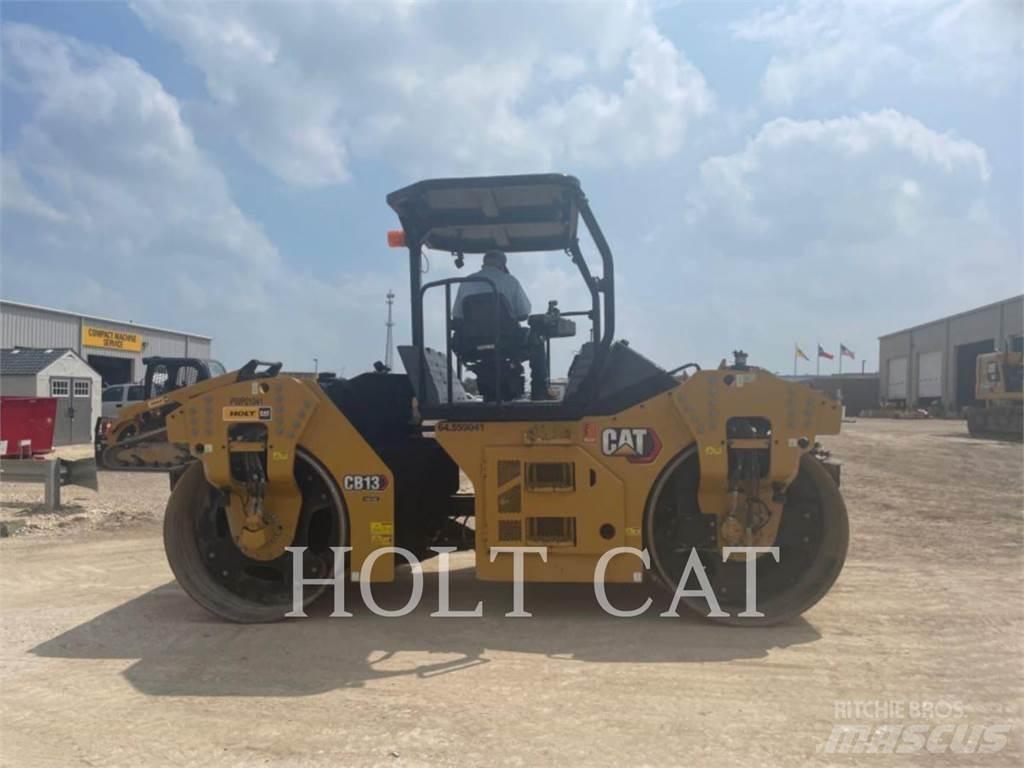 CAT CB13 Compactoare monocilindrice