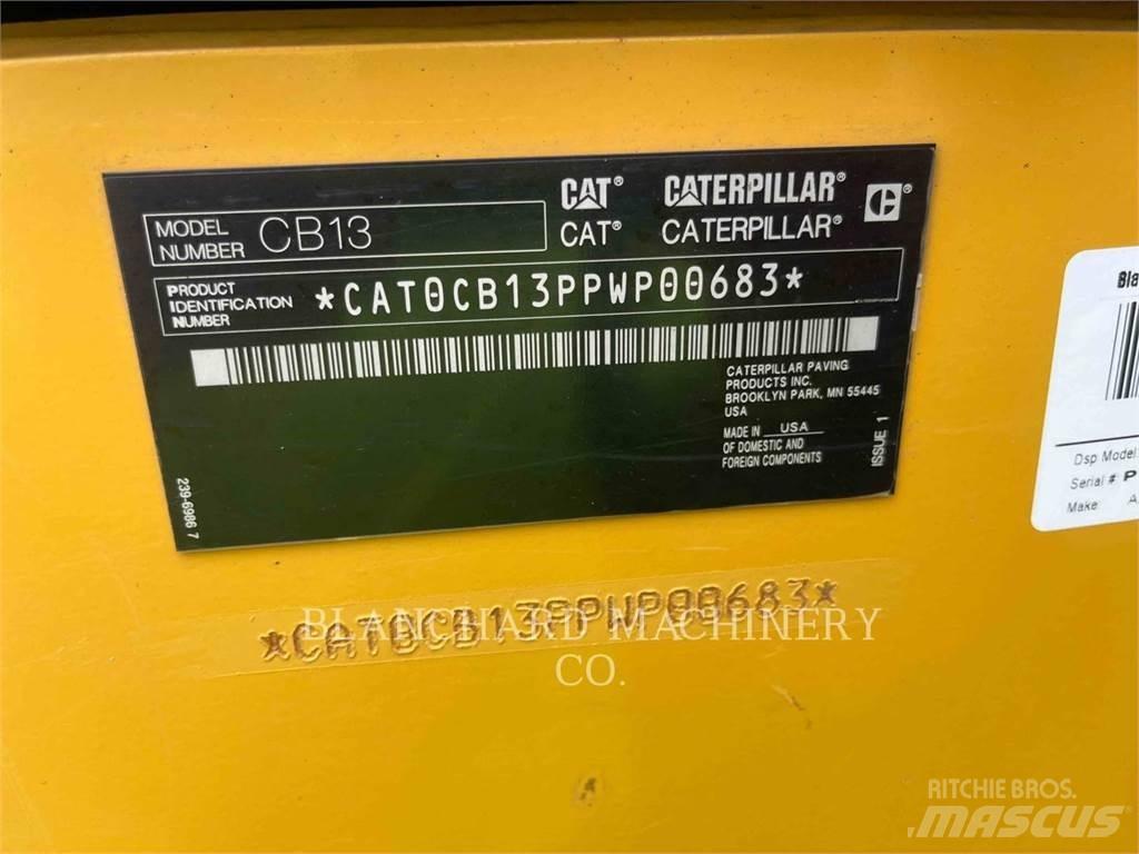 CAT CB13 Cilindri compactori dubli