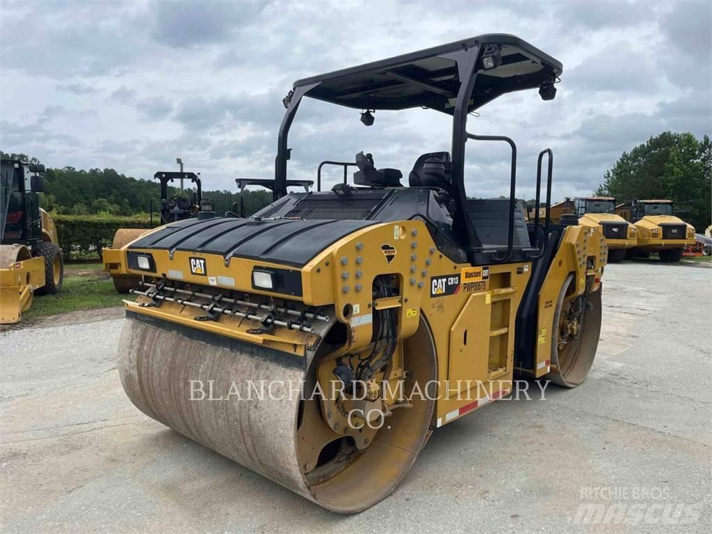CAT CB13 Cilindri compactori dubli