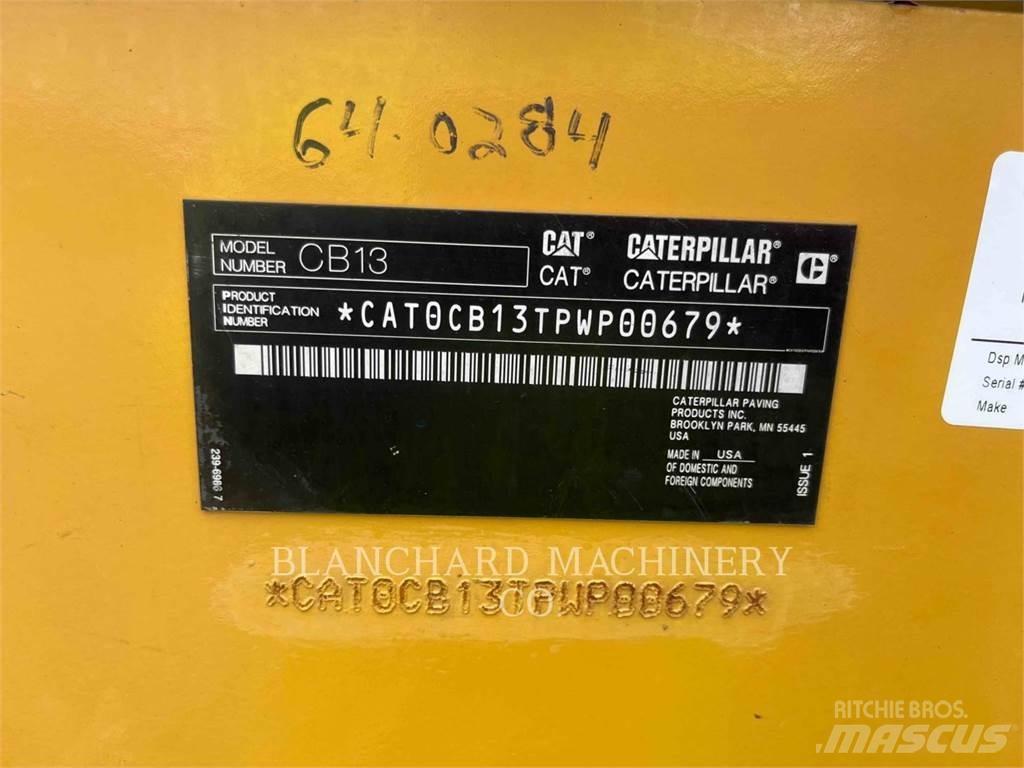 CAT CB13 Cilindri compactori dubli
