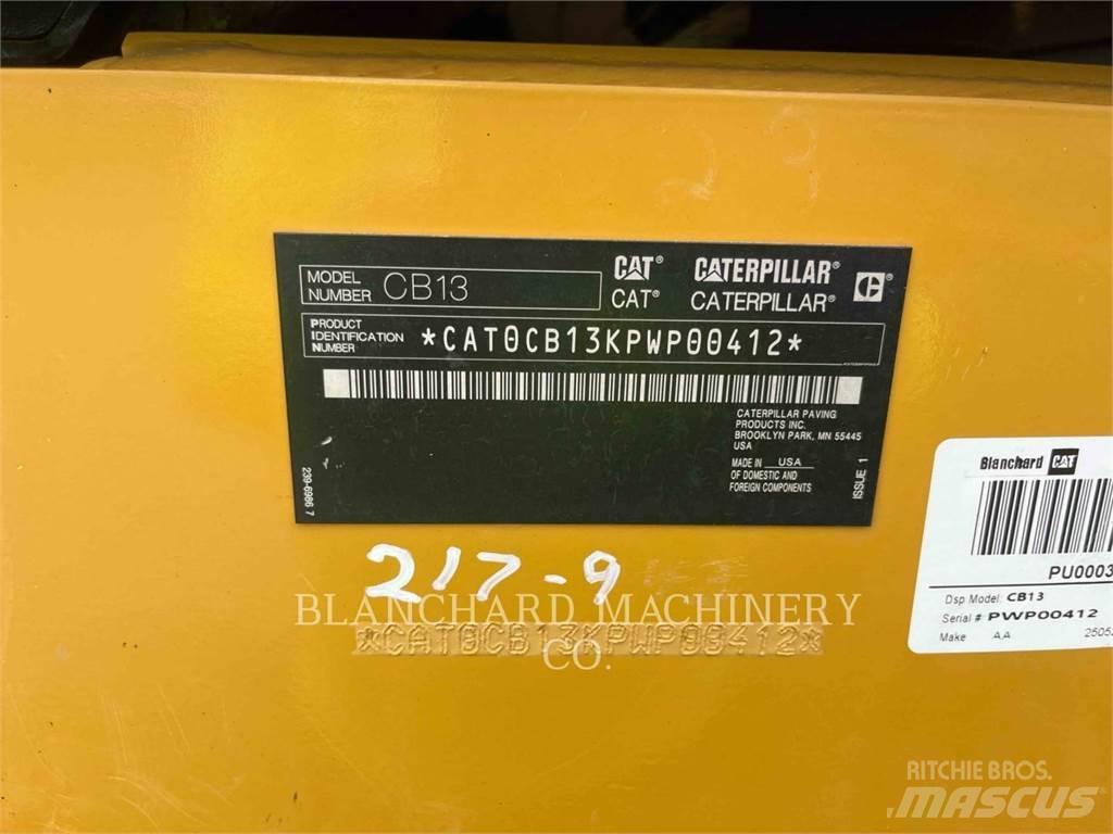 CAT CB13 Cilindri compactori dubli