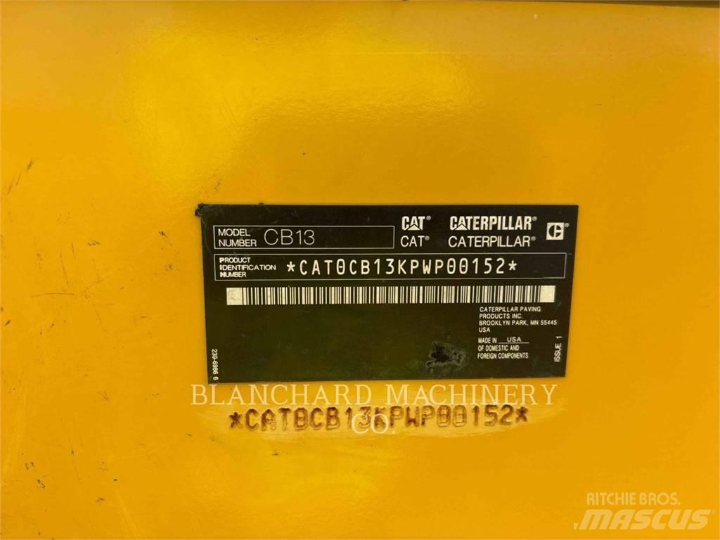 CAT CB13 Cilindri compactori dubli