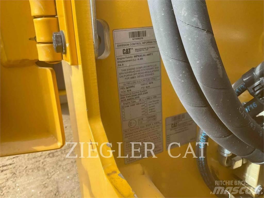 CAT CB13 Compactoare sol