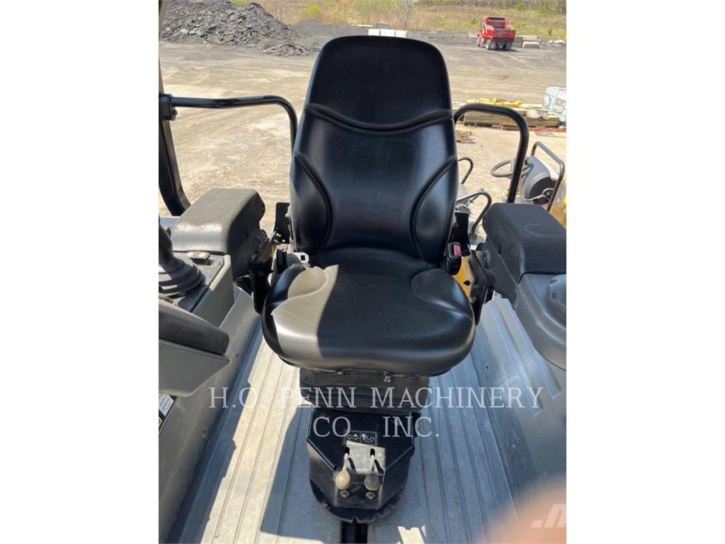 CAT CB13 Cilindri compactori dubli