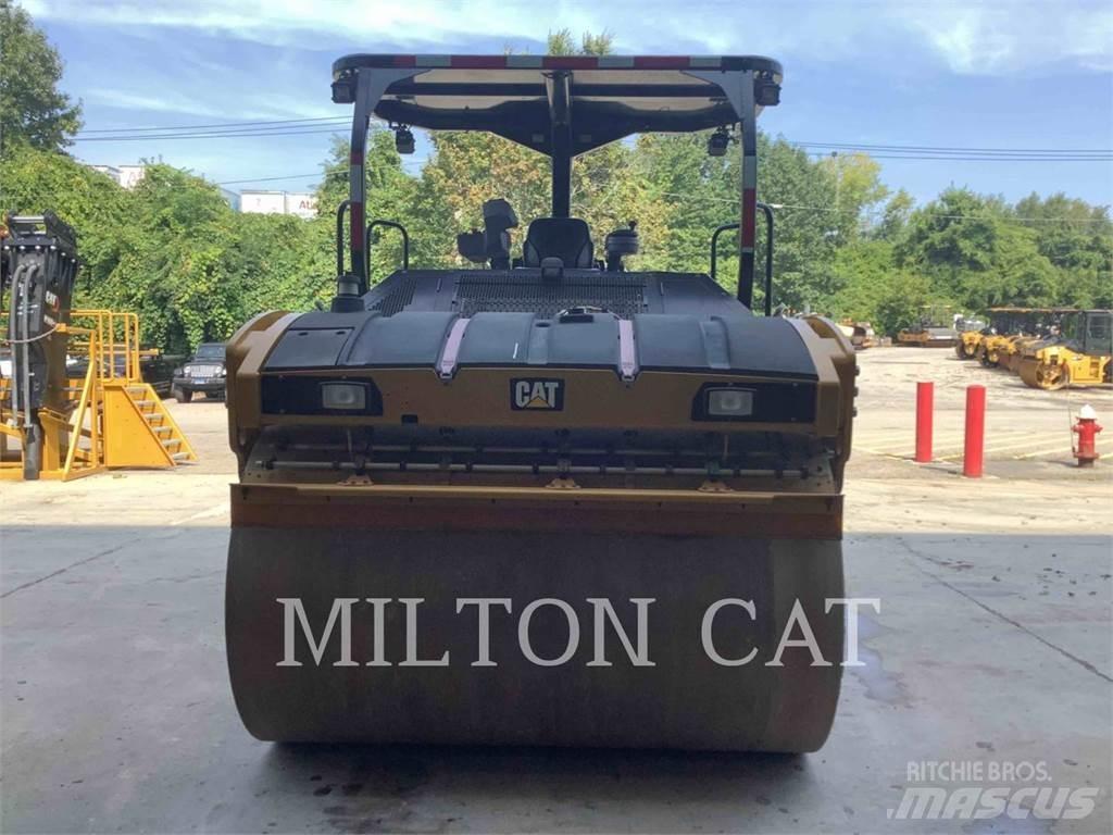 CAT CB15 Cilindri compactori dubli