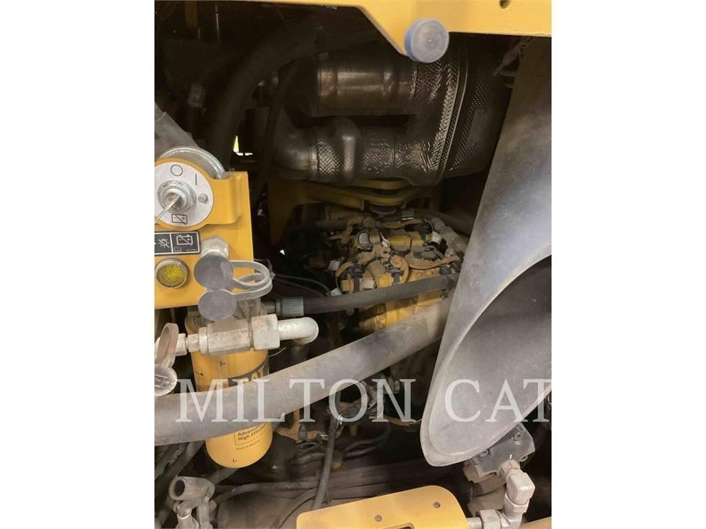 CAT CB15 Cilindri compactori dubli