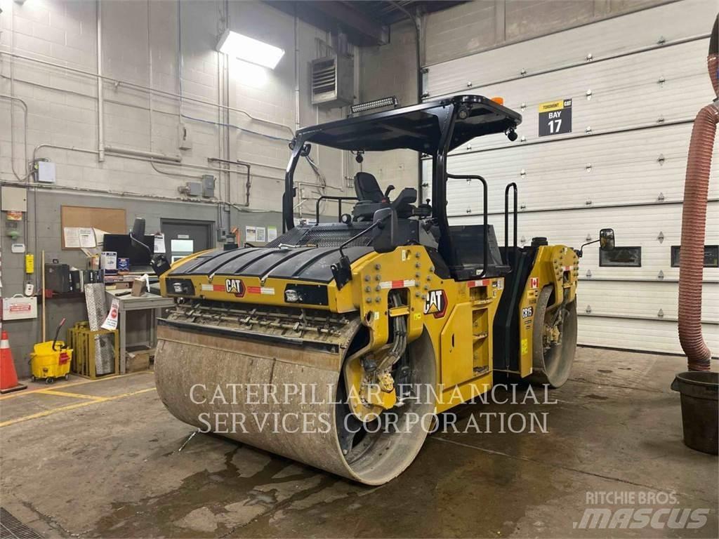 CAT CB15 Cilindri compactori dubli