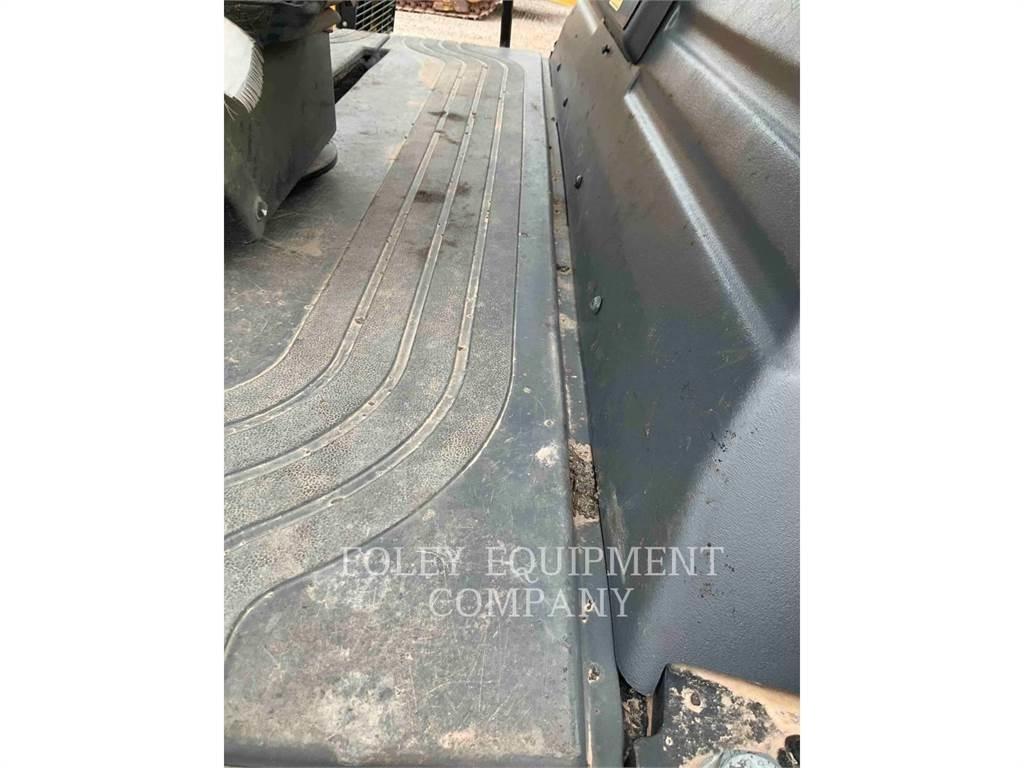 CAT CB15 Compactoare sol