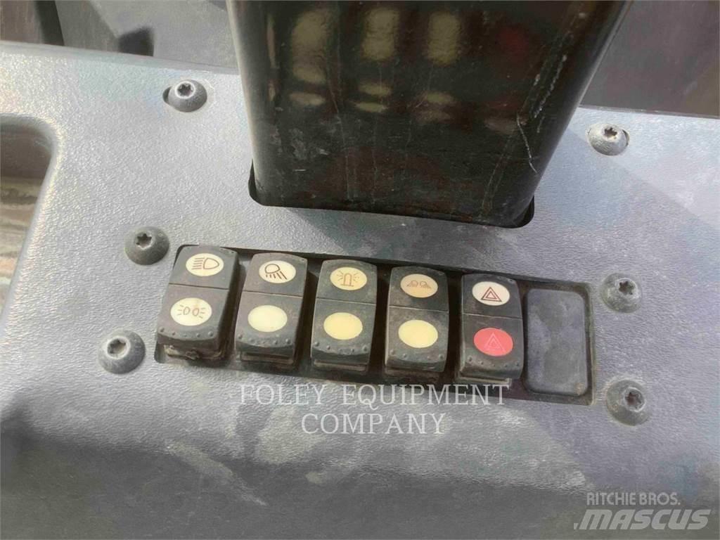 CAT CB15 Compactoare sol