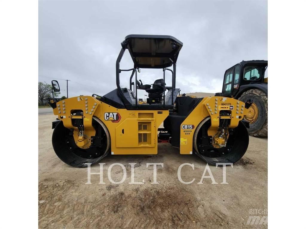 CAT CB15 Incarcator pe pneuri