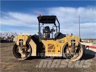 CAT CB15 Cilindri compactori dubli