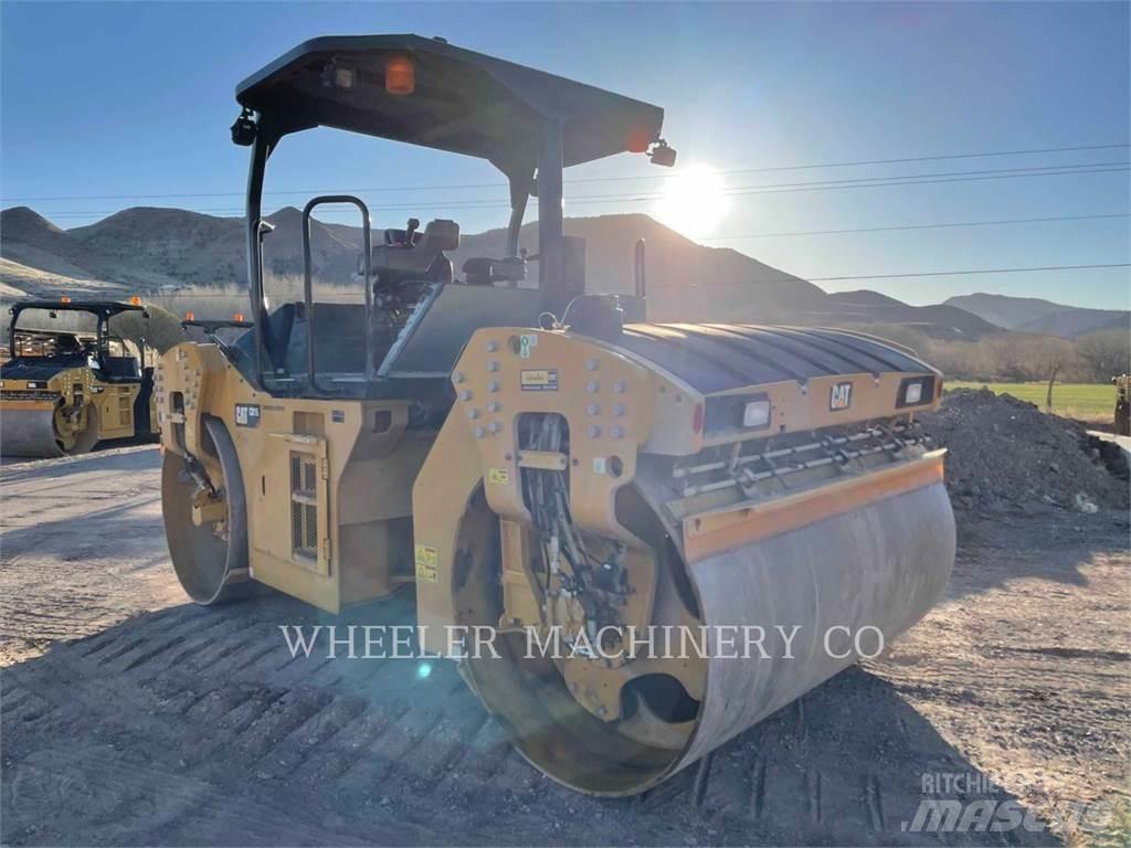 CAT CB15 Cilindri compactori dubli