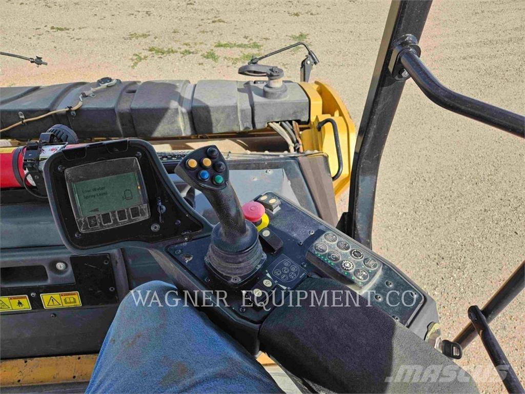 CAT CB16 Pavatoare asfalt