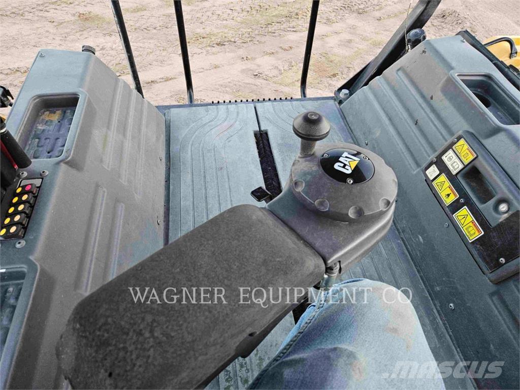 CAT CB16 Pavatoare asfalt